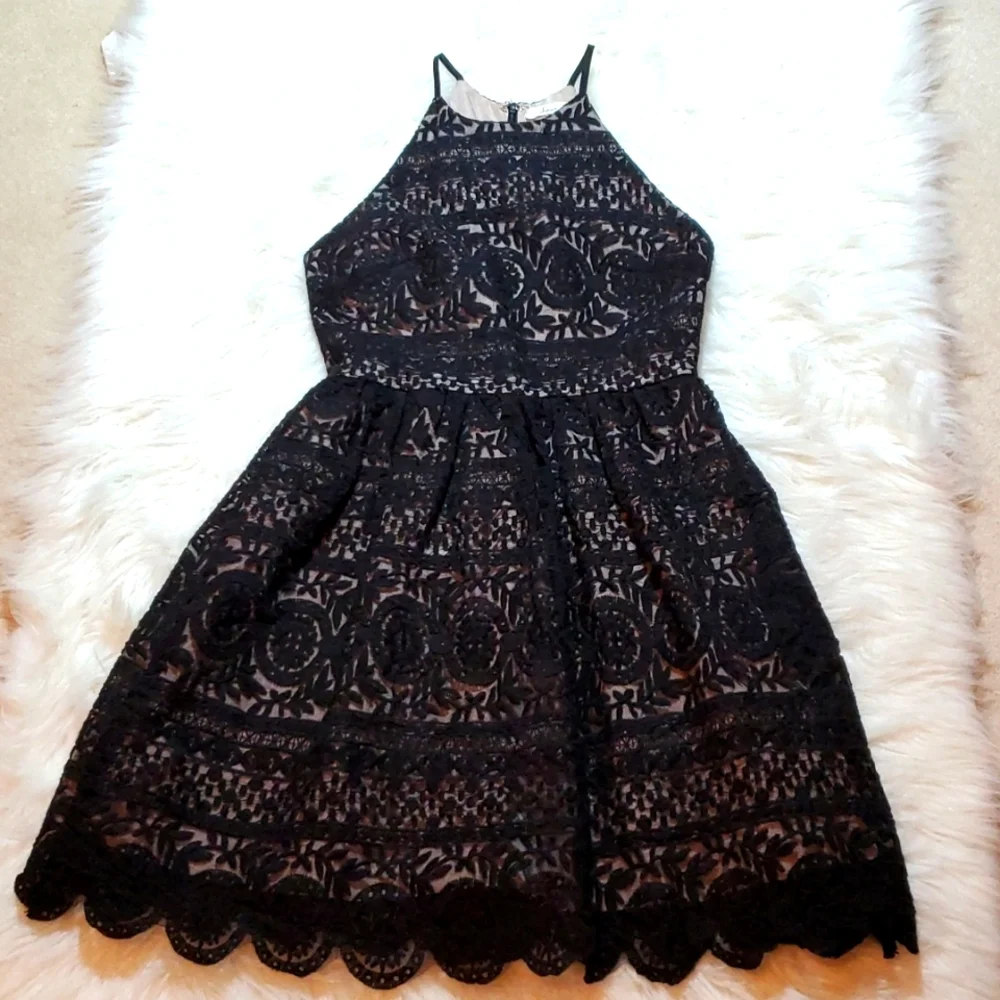 Soprano black with cream underlayer size small in like NEW condition